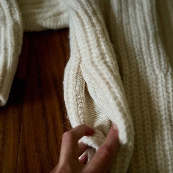 NWOT OZMA Sabine Cardigan XS/S! - Picture 5 of 8